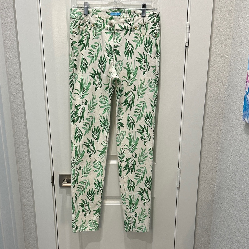 J. McLaughlin Green Leaf Print Apparel